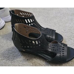 Black Dexflex Comfort Sandals Size 8.5 - Like New